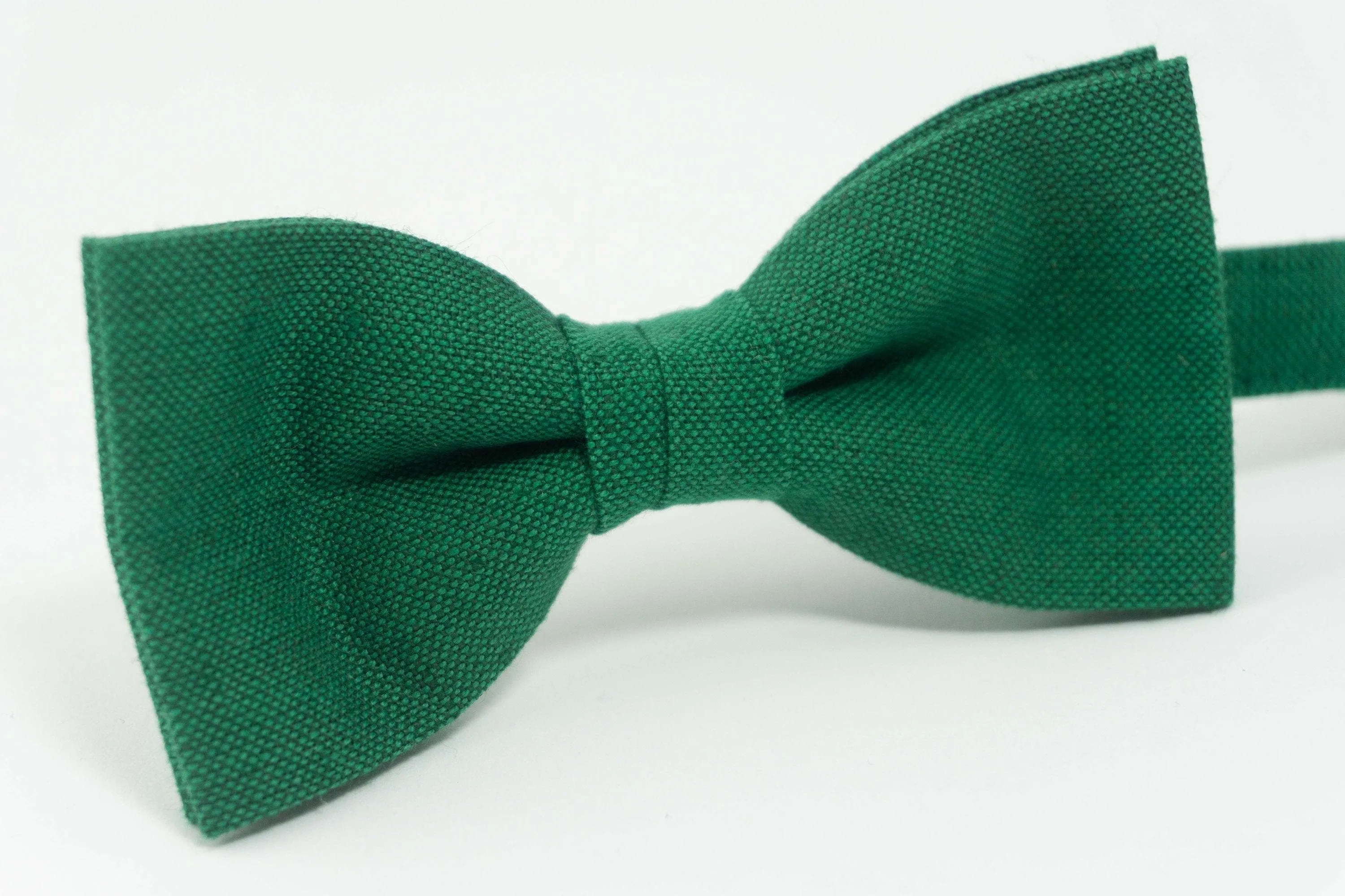 Emerald green wedding bow tie |  green pre-tied bow tie