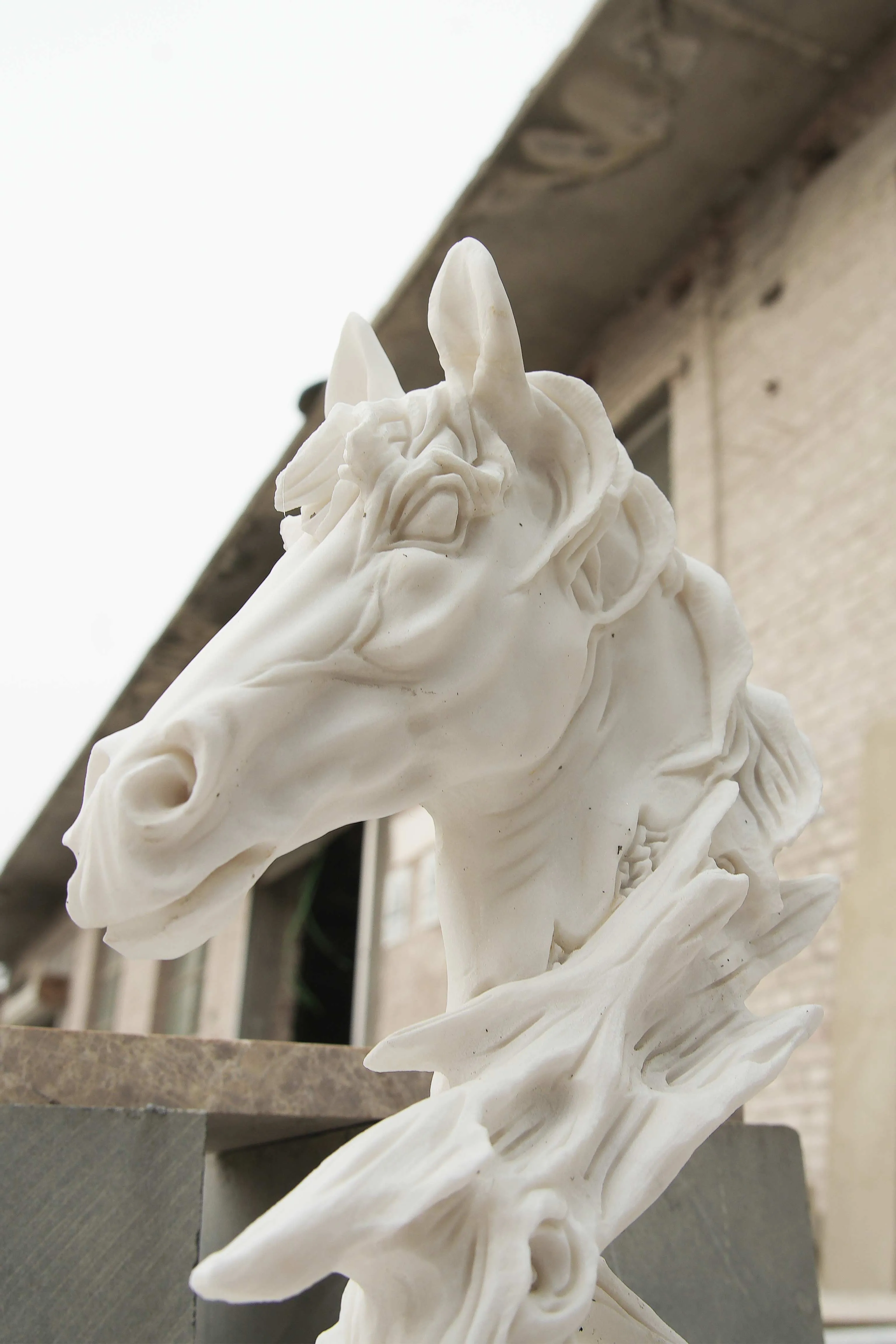 FINEST Custom White Marble Horse Head Sculpture FM-057