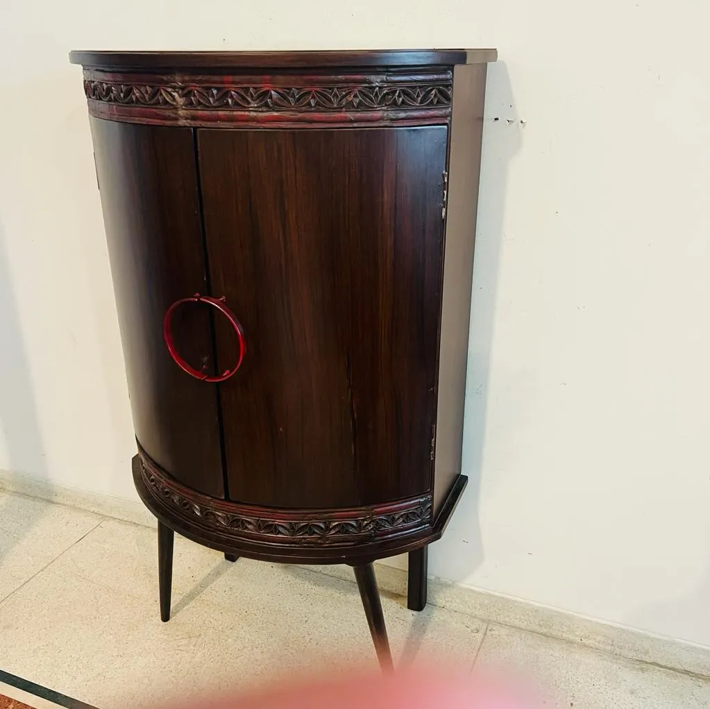 Sheraz : Circular cabinet